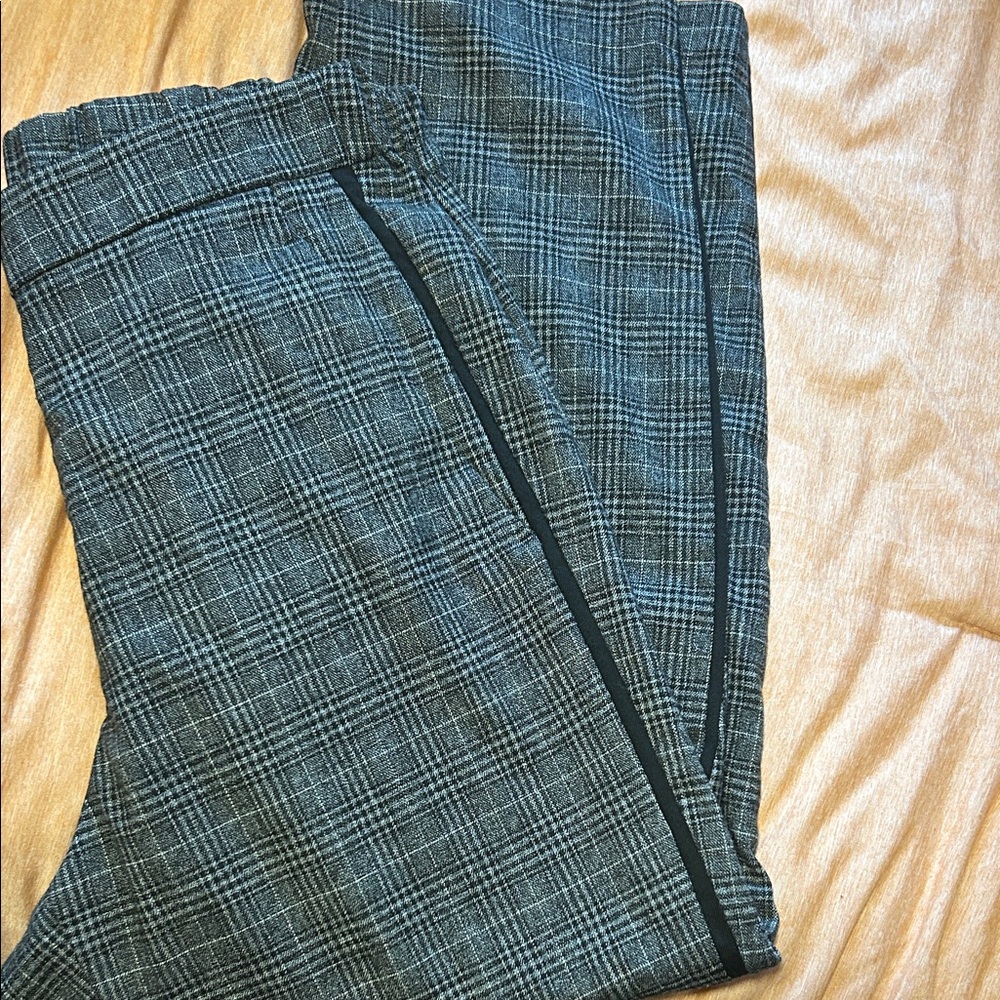 Old Navy Black and White Plaid Pants
